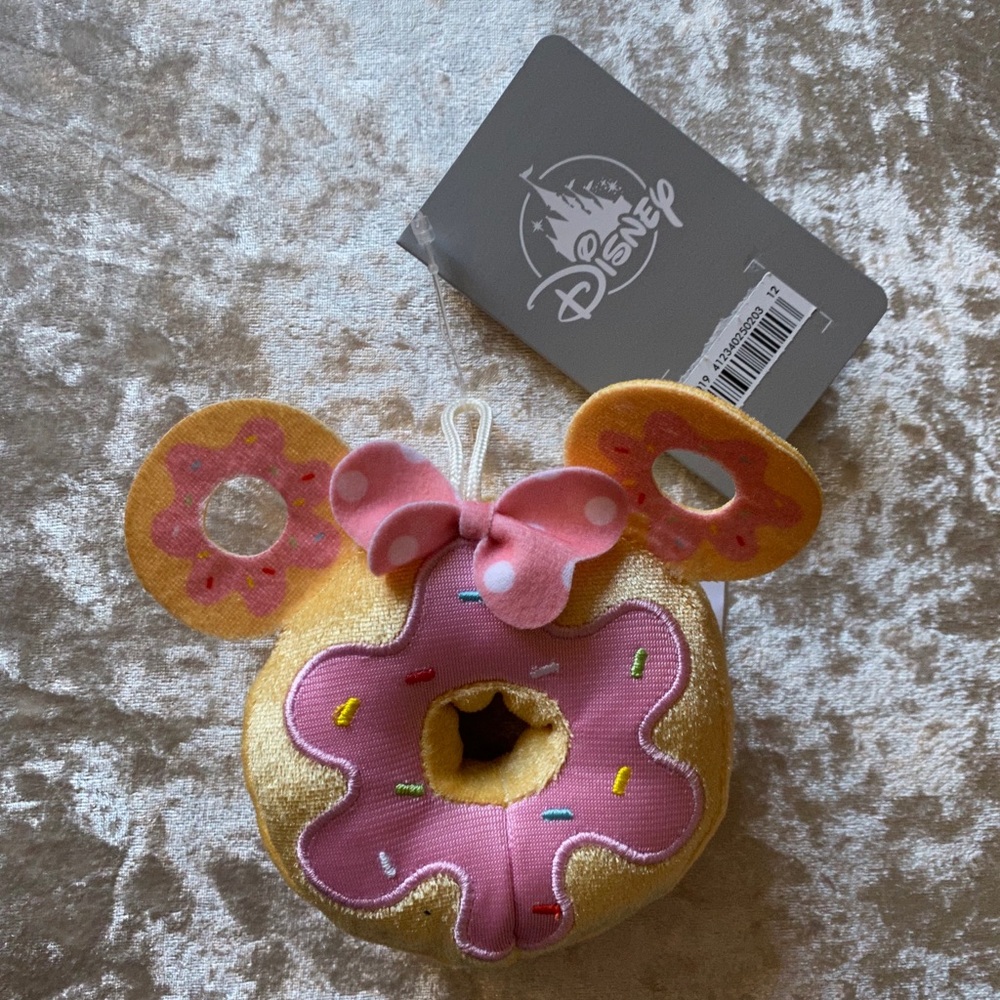 🌟Disney Mickey/Minne Mouse Donut Ornament/Key Chain🌟